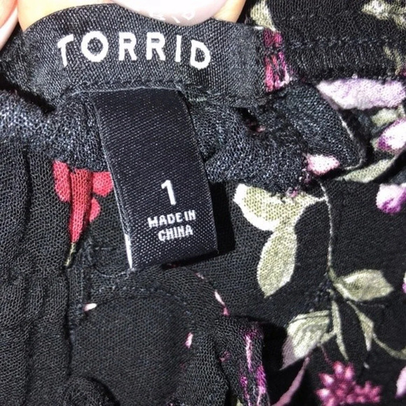 Torrid size 1X black floral shorts/ maxi skirt - Picture 4 of 5